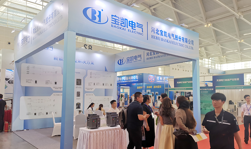 暴击行业天花板！J9国际站登录电气硬核技术亮相天津清洁能源展，引央视记者及能源产业巨头现场“挖宝”